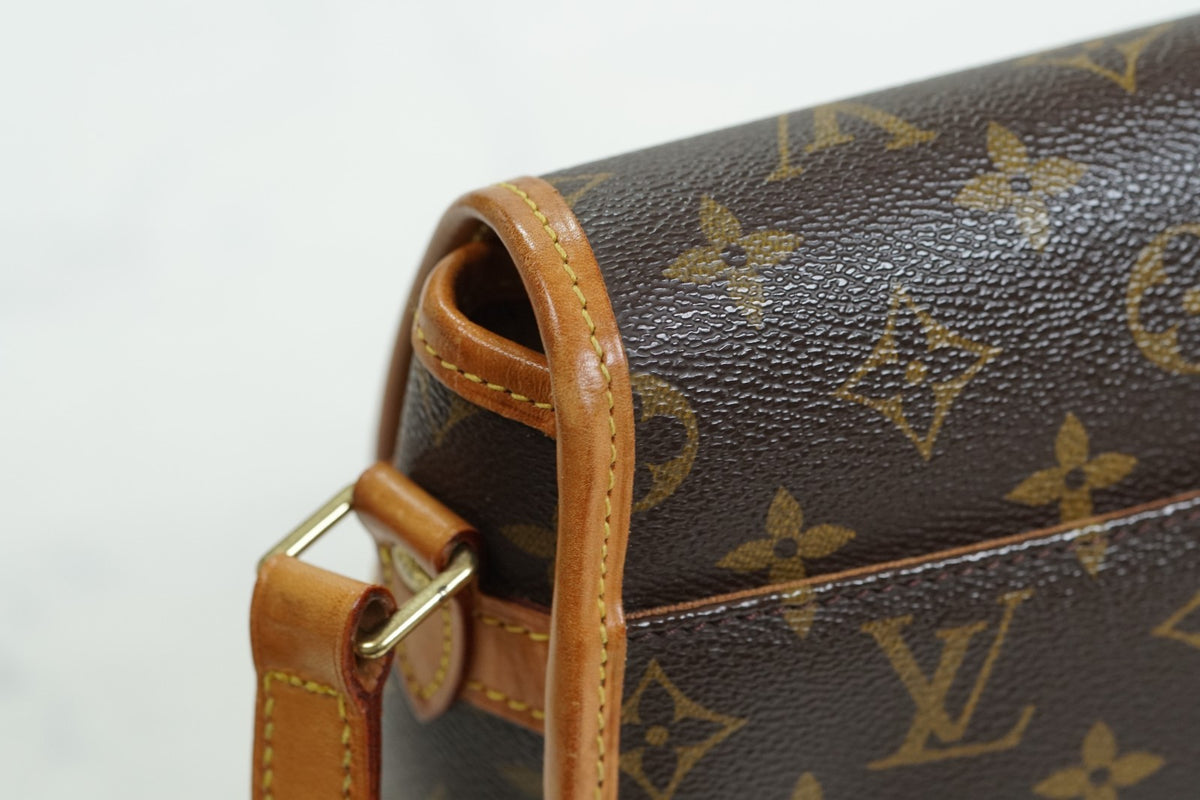 Louis Vuitton Monogram Sologne Crossbody Shoulder Bag M42250 Vintage M42250 Auth