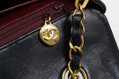 [VERY GOOD] CHANEL Vintage Diana Matelasse Chain Shoulder Bag Black Lambskin