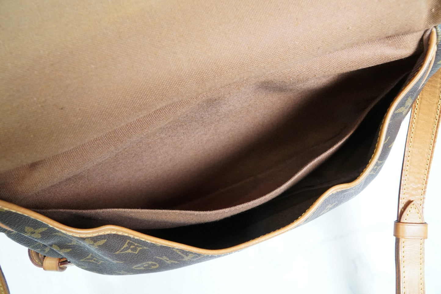 [Good] Louis Vuitton Monogram Saumur 30 Shoulder Bag M42256 Crossbody Vintage
