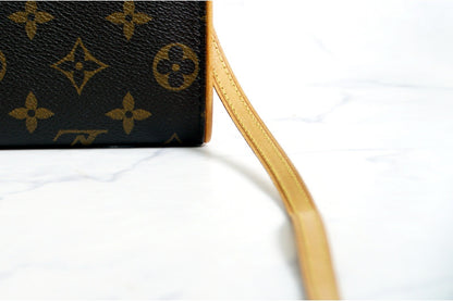 [Rank AB] Louis Vuitton Monogram Pochette Twin PM Shoulder Clutch Bag M51854