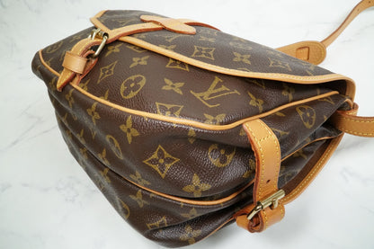 [Excellent] Louis Vuitton Monogram Saumur 30 Shoulder Bag M42256 Vintage Auth