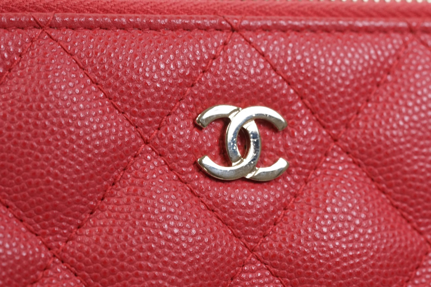 [EXCELLENT] CHANEL Caviar Skin Zipped Chain Wallet Coral Red Crossbody Bag Gold