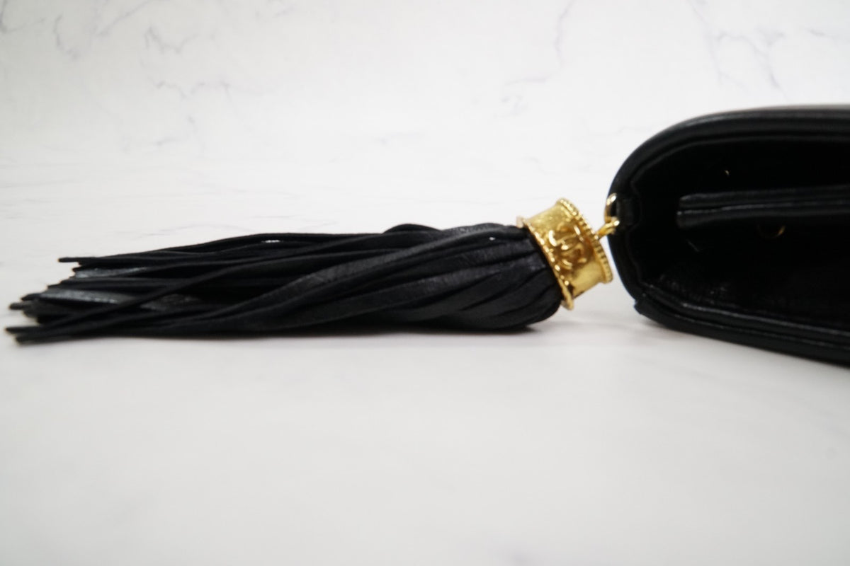 [Rank AB] CHANEL Matelasse Fringe Chain Shoulder Bag Black Leather Gold 1148788