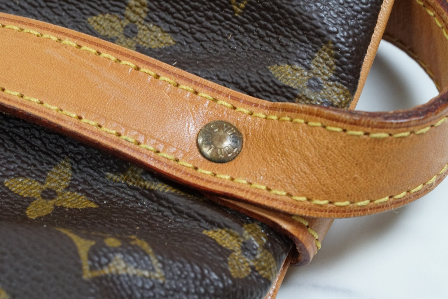 [Good] Louis Vuitton Monogram Saumur 30 Shoulder Bag M42256 Crossbody Vintage
