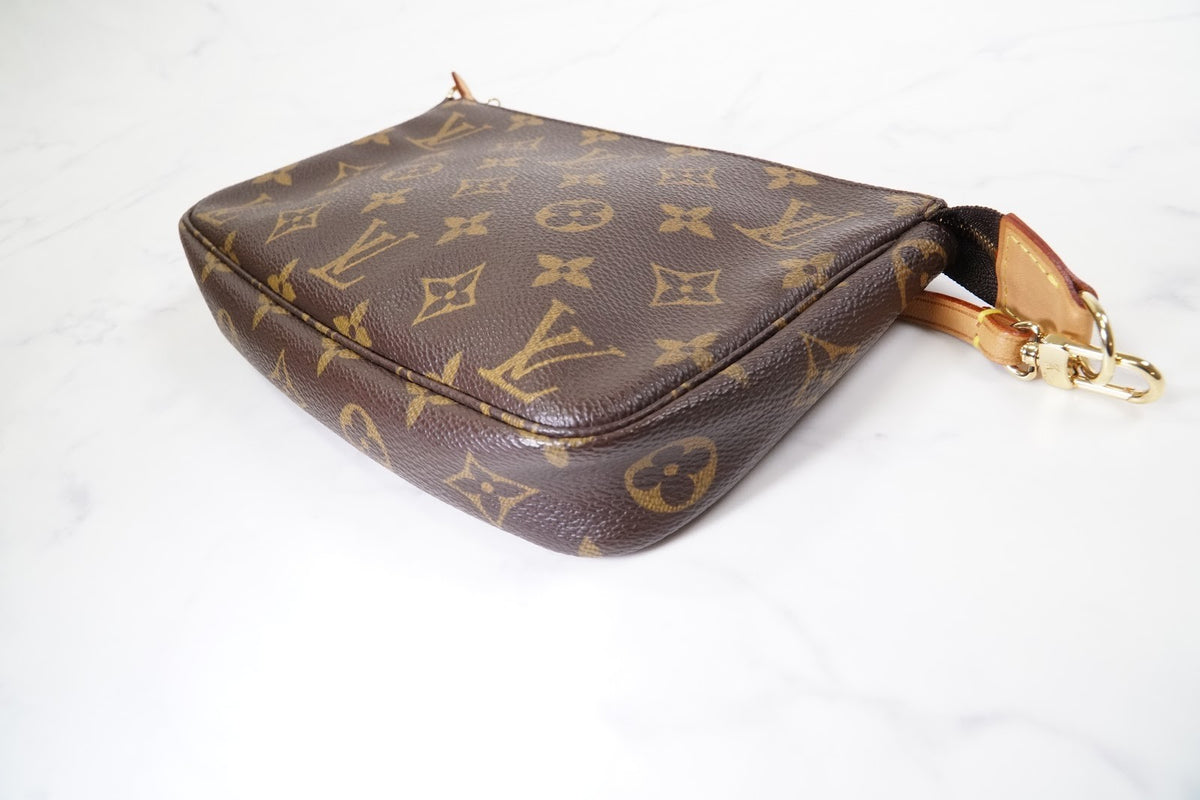 [EXCELLENT] LOUIS VUITTON Monogram Pochette Accessoires Hand Bag Brown M51980