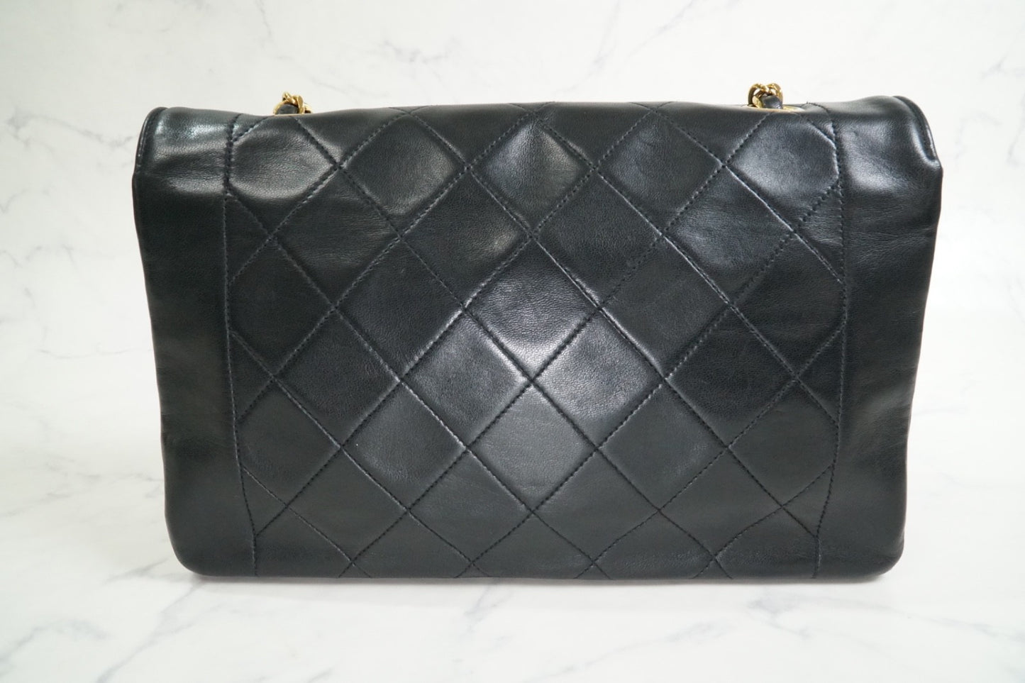 [VERY GOOD] CHANEL Vintage Diana Matelasse Chain Shoulder Bag Black Lambskin