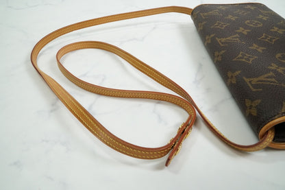 [Excellent] Vintage Louis Vuitton Monogram Pochette Twin GM Crossbody Bag M51852