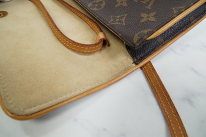[USA-Made] Louis Vuitton Monogram Pochette Twin GM Shoulder Bag M51852 Authentic