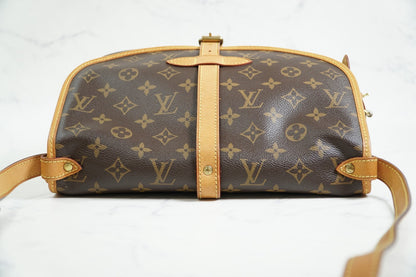 [Rank AB] LOUIS VUITTON Saumur 30 Monogram Shoulder Bag M42256 Canvas w/ Box