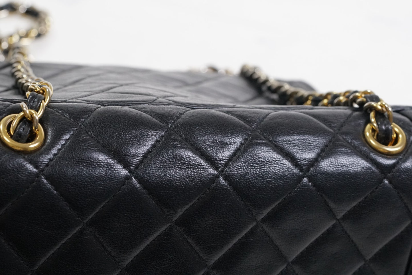 [Rank AB] CHANEL Matelasse Fringe Chain Shoulder Bag Black Leather Gold 1148788