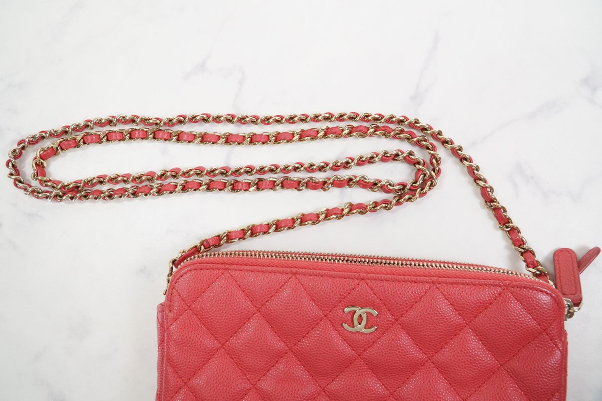 [EXCELLENT] CHANEL Caviar Skin Zipped Chain Wallet Coral Red Crossbody Bag Gold