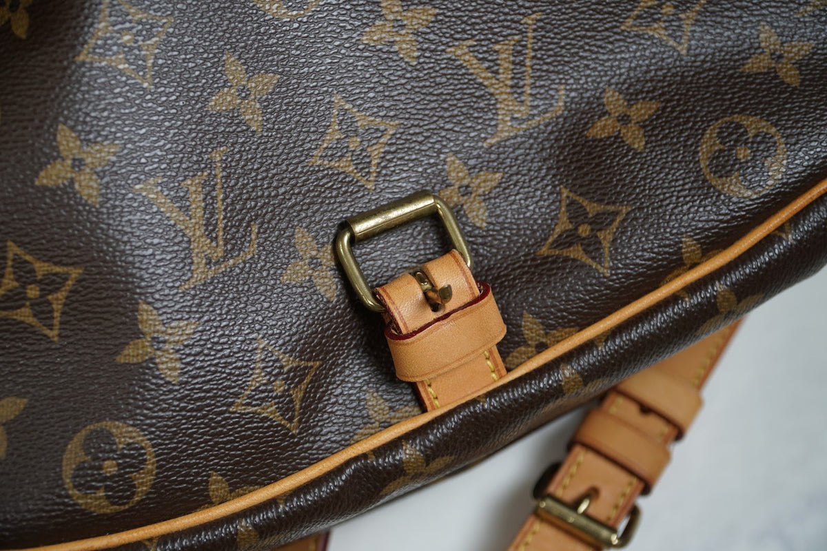 [Rank AB] LOUIS VUITTON Saumur 30 Monogram Shoulder Bag M42256 Canvas w/ Box