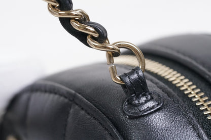 [EXCELLENT] CHANEL Matelasse Round Icon Charm Chain Shoulder Bag Leather Black