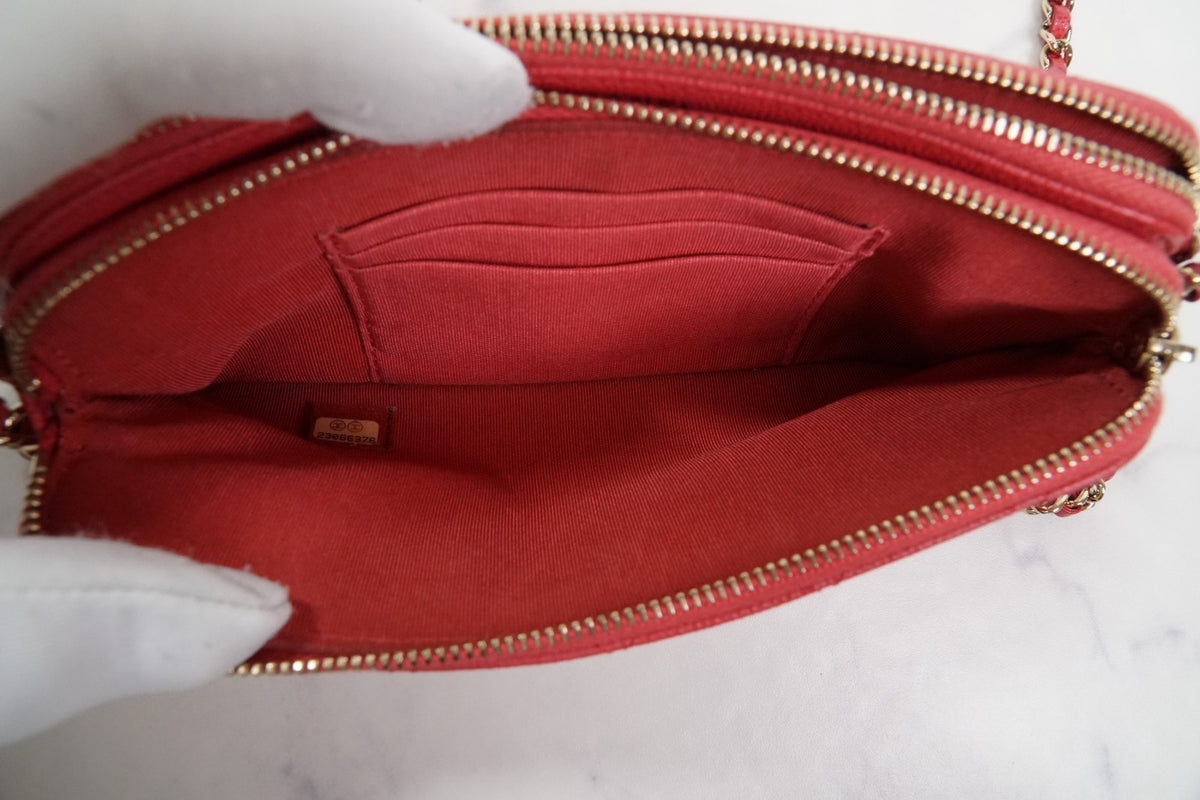 [EXCELLENT] CHANEL Caviar Skin Zipped Chain Wallet Coral Red Crossbody Bag Gold