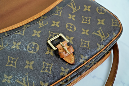 Louis Vuitton Monogram Sologne Crossbody Shoulder Bag M42250 Vintage M42250 Auth