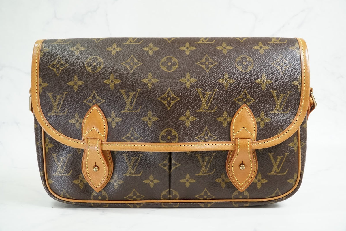 [EXCELLENT] LOUIS VUITTON Monogram Gibeciere MM Shoulder Crossbody Bag M42247