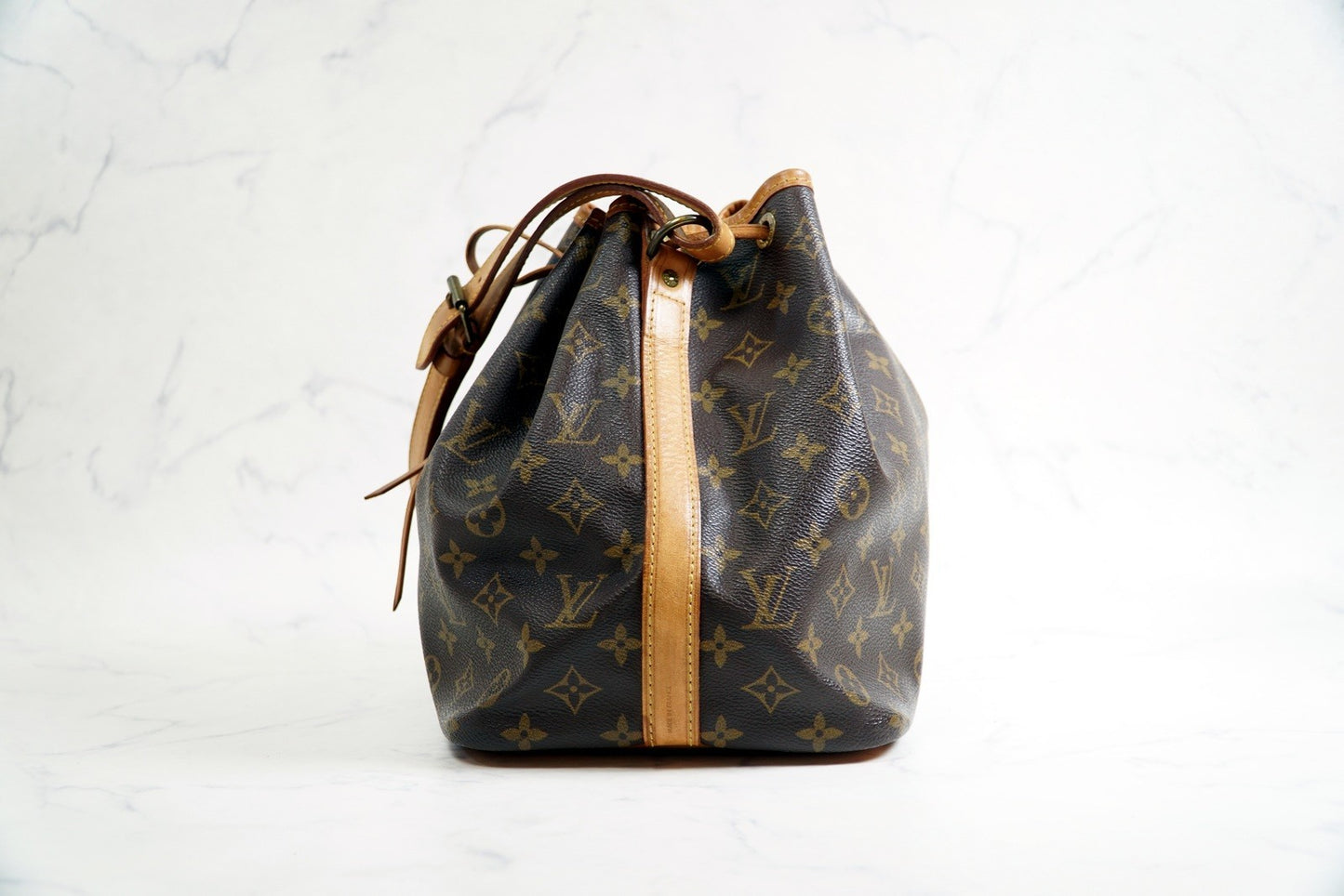 [Good] LOUIS VUITTON Monogram Petit Noe Shoulder Bucket Bag Leather Brown AR0921