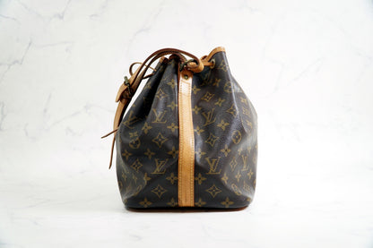 [Good] LOUIS VUITTON Monogram Petit Noe Shoulder Bucket Bag Leather Brown AR0921