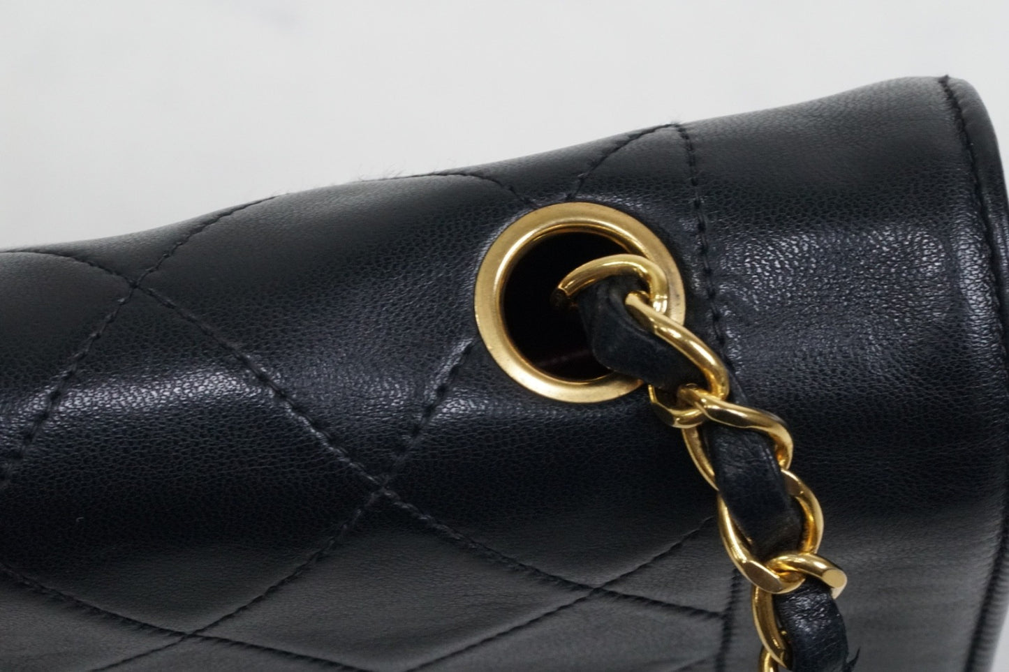 [VERY GOOD] CHANEL Vintage Diana Matelasse Chain Shoulder Bag Black Lambskin