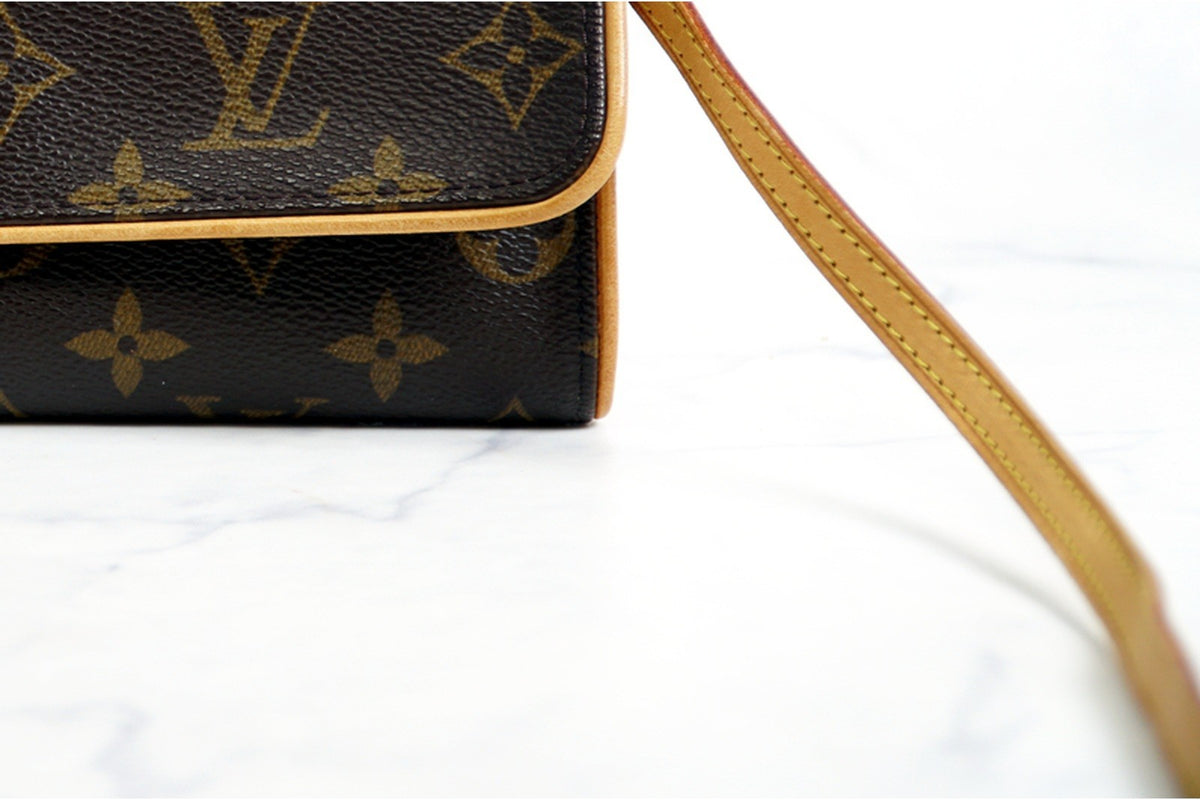 [Rank AB] Louis Vuitton Monogram Pochette Twin PM Shoulder Clutch Bag M51854
