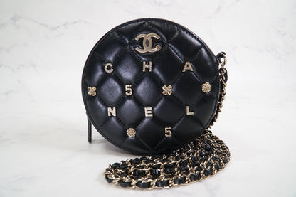 [EXCELLENT] CHANEL Matelasse Round Icon Charm Chain Shoulder Bag Leather Black