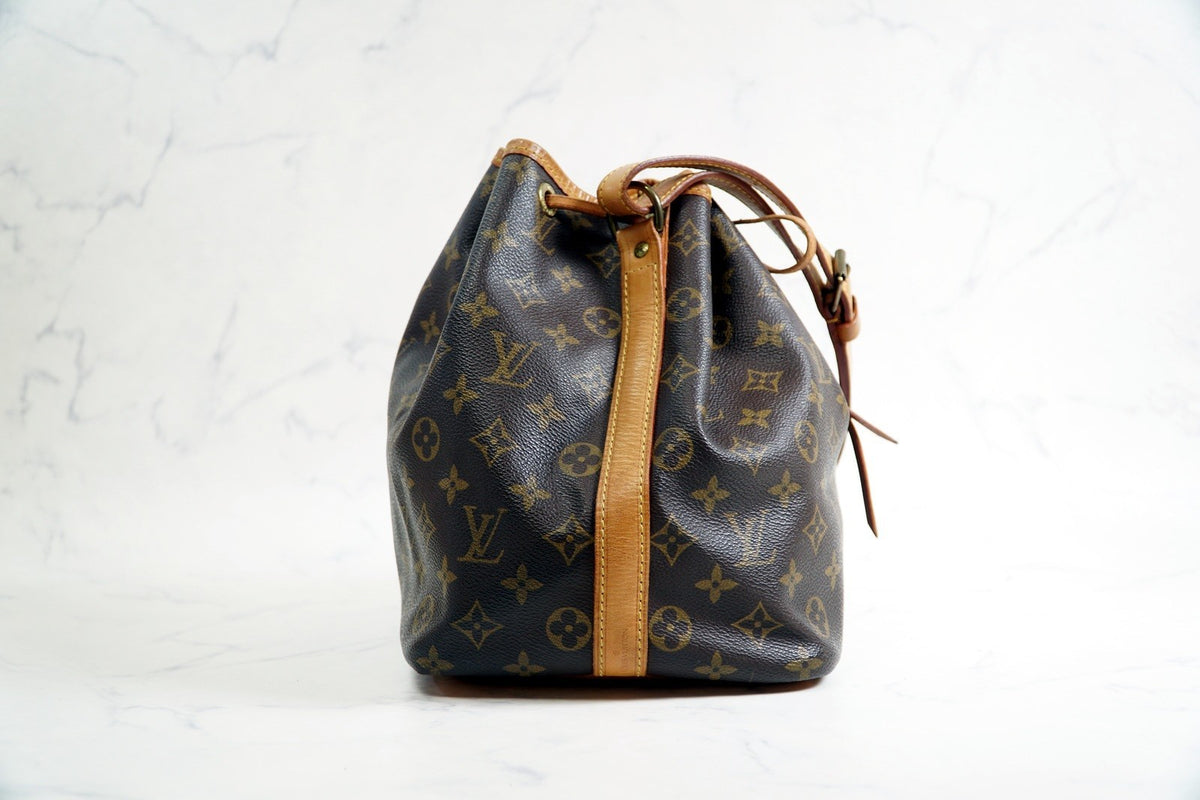 [Good] LOUIS VUITTON Monogram Petit Noe Shoulder Bucket Bag Leather Brown AR0921