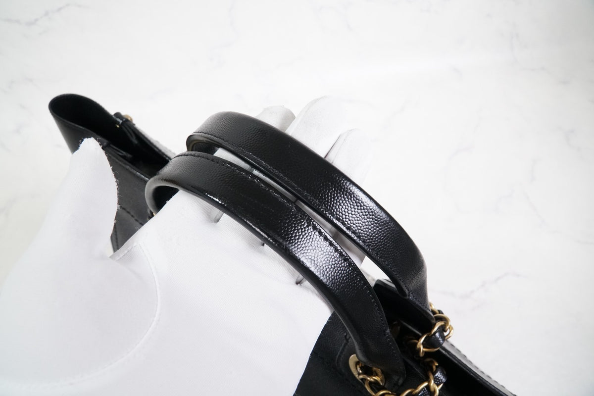 [VERY GOOD] CHANEL Deauville 2way Leather Tote Bag Caviar Skin Black Gold Auth