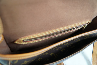 Louis Vuitton Monogram Sologne Crossbody Shoulder Bag M42250 Vintage M42250 Auth