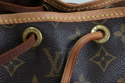 Louis Vuitton Petit Noe M42226 Monogram Canvas Shoulder Bucket Bag Vintage Auth