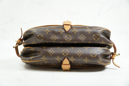 [Rank AB] LOUIS VUITTON Saumur 30 Monogram Shoulder Bag M42256 Canvas w/ Box