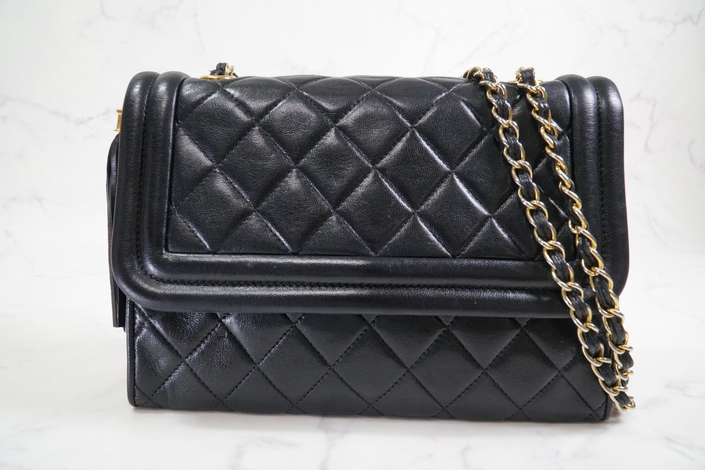 [Rank AB] CHANEL Matelasse Fringe Chain Shoulder Bag Black Leather Gold 1148788