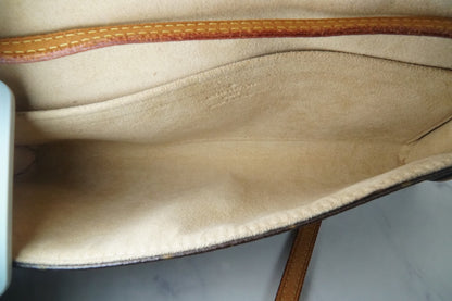 [USA-Made] Louis Vuitton Monogram Pochette Twin GM Shoulder Bag M51852 Authentic