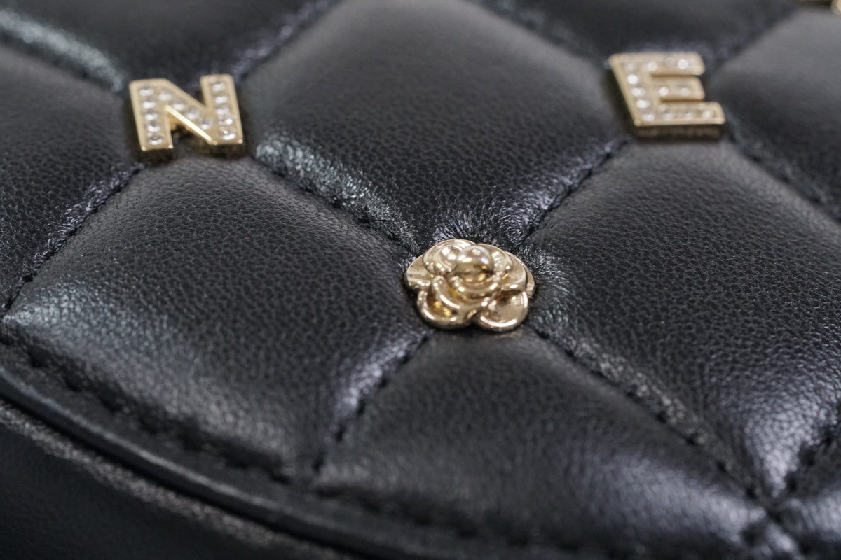 [EXCELLENT] CHANEL Matelasse Round Icon Charm Chain Shoulder Bag Leather Black