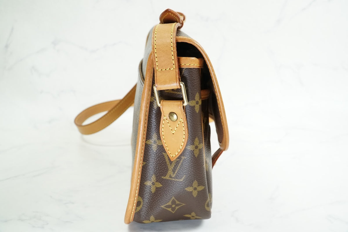 [EXCELLENT] LOUIS VUITTON Monogram Gibeciere MM Shoulder Crossbody Bag M42247