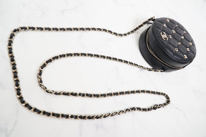 [EXCELLENT] CHANEL Matelasse Round Icon Charm Chain Shoulder Bag Leather Black