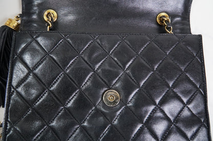 [Rank AB] CHANEL Matelasse Fringe Chain Shoulder Bag Black Leather Gold 1148788