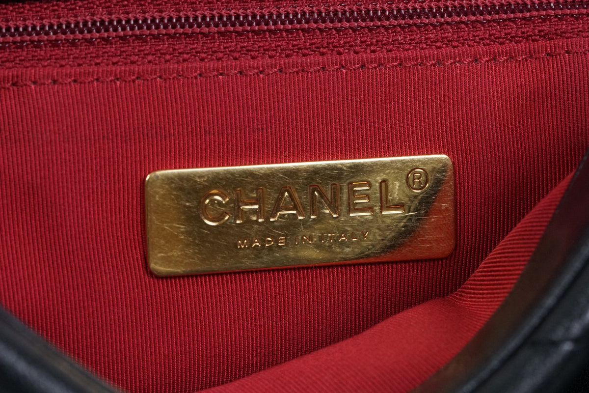 [Very Good] CHANEL 19 Quilted Flap Shoulder Bag Black Leather Gold Hardware Auth
