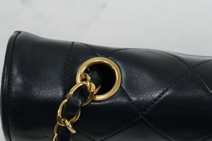 [VERY GOOD] CHANEL Vintage Diana Matelasse Chain Shoulder Bag Black Lambskin