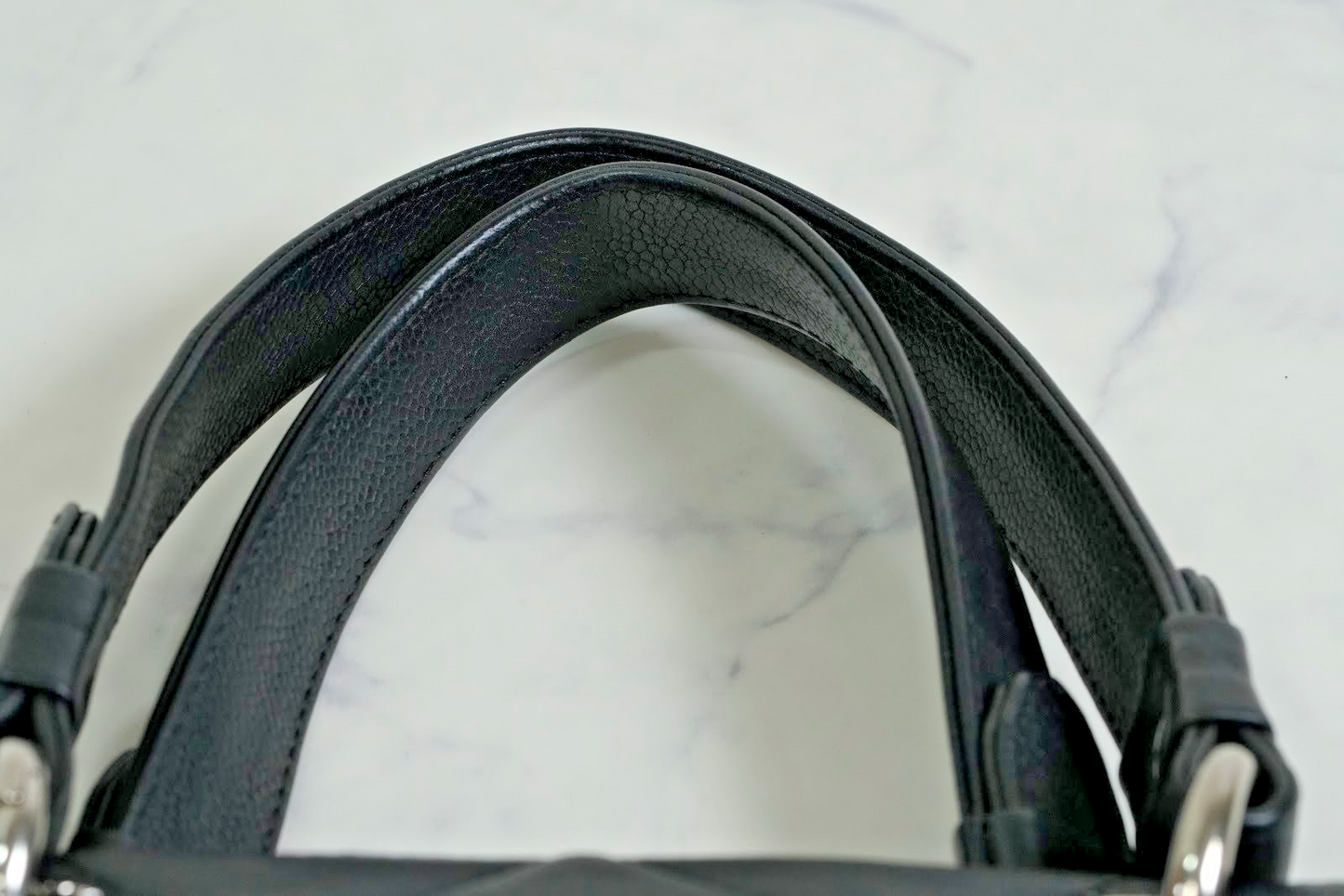[Rank AB] CHANEL CC Logo Quilted Matelasse Caviar Leather Tote Handbag Black