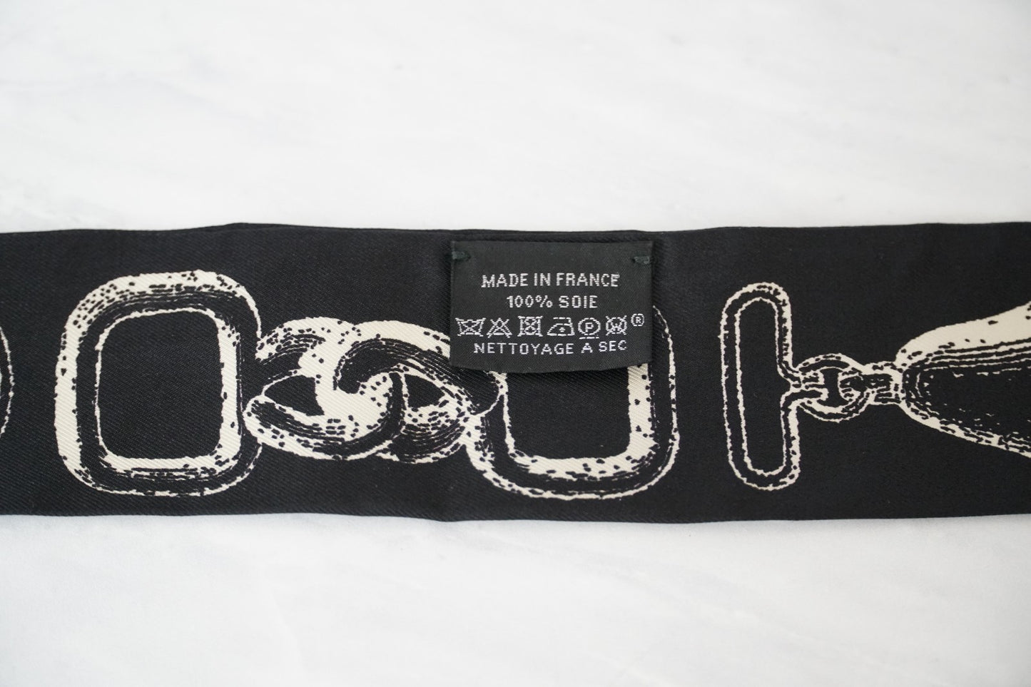 [Rank SA] Hermes Twilly Brides et Gris-Gris Silk Scarf Black With Box From JAPAN