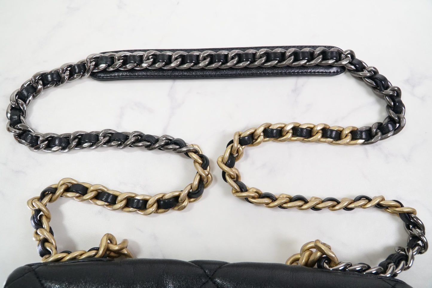 [Very Good] CHANEL 19 Quilted Flap Shoulder Bag Black Leather Gold Hardware Auth