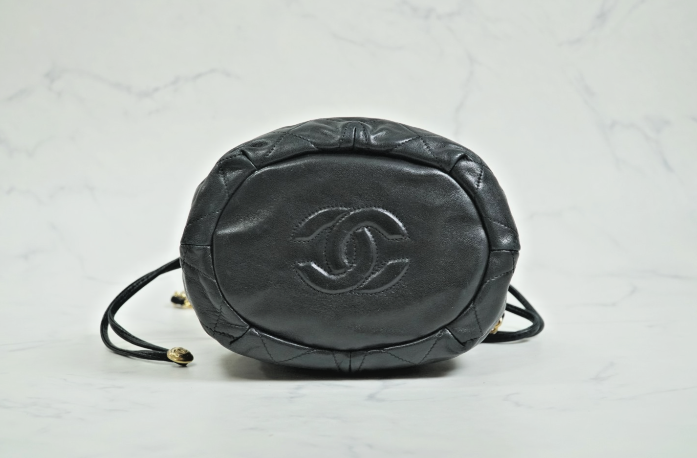 [AB] CHANEL Matelasse Quilted Drawstring Chain Shoulder Bag Lambskin Black Gold