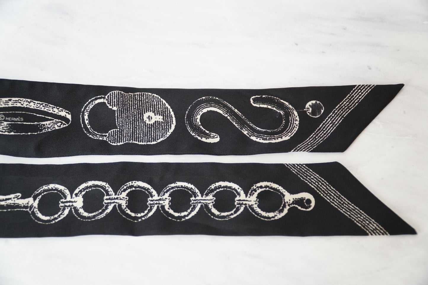 [Rank SA] Hermes Twilly Brides et Gris-Gris Silk Scarf Black With Box From JAPAN