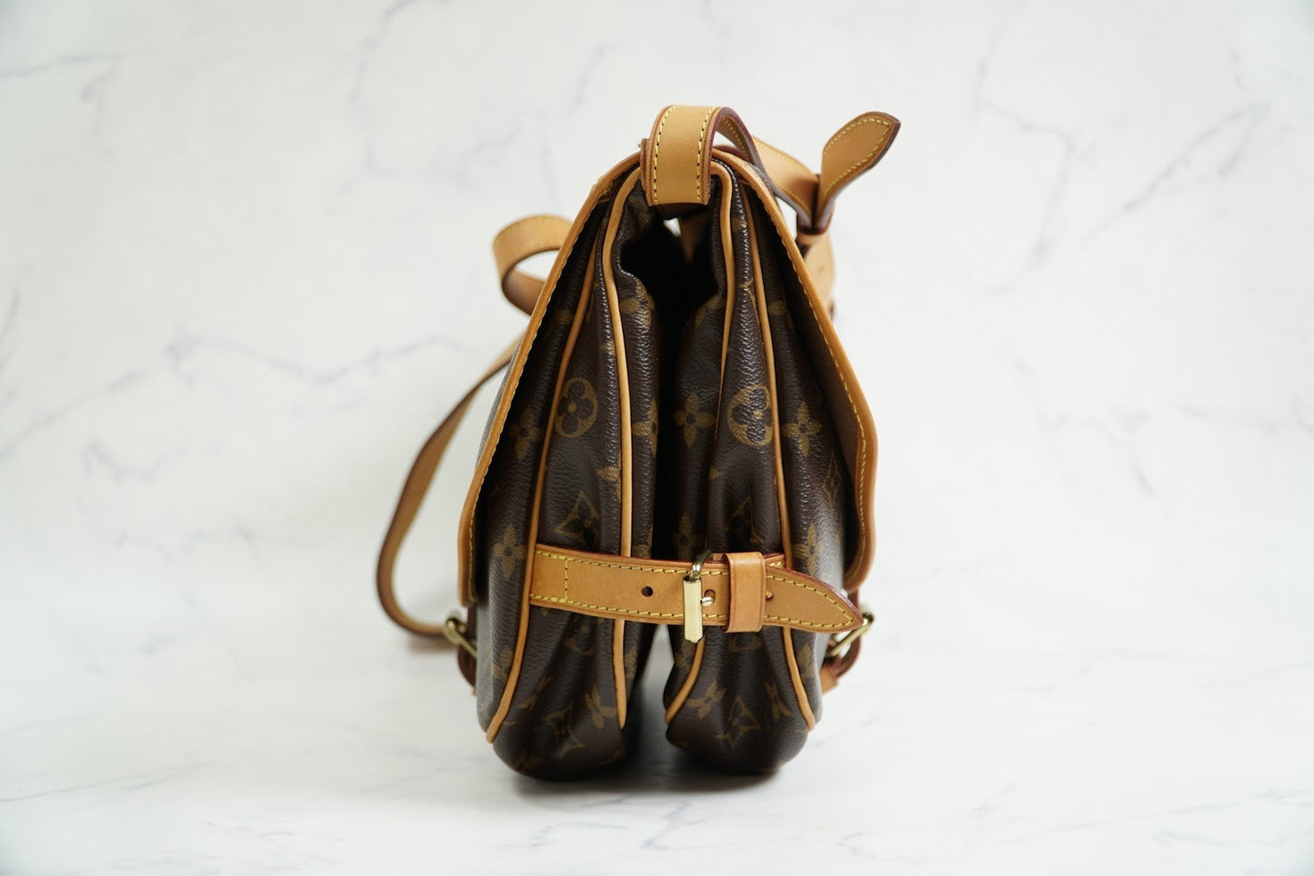 [Rank AB] LOUIS VUITTON Saumur 30 Monogram Shoulder Bag M42256 Canvas w/ Box