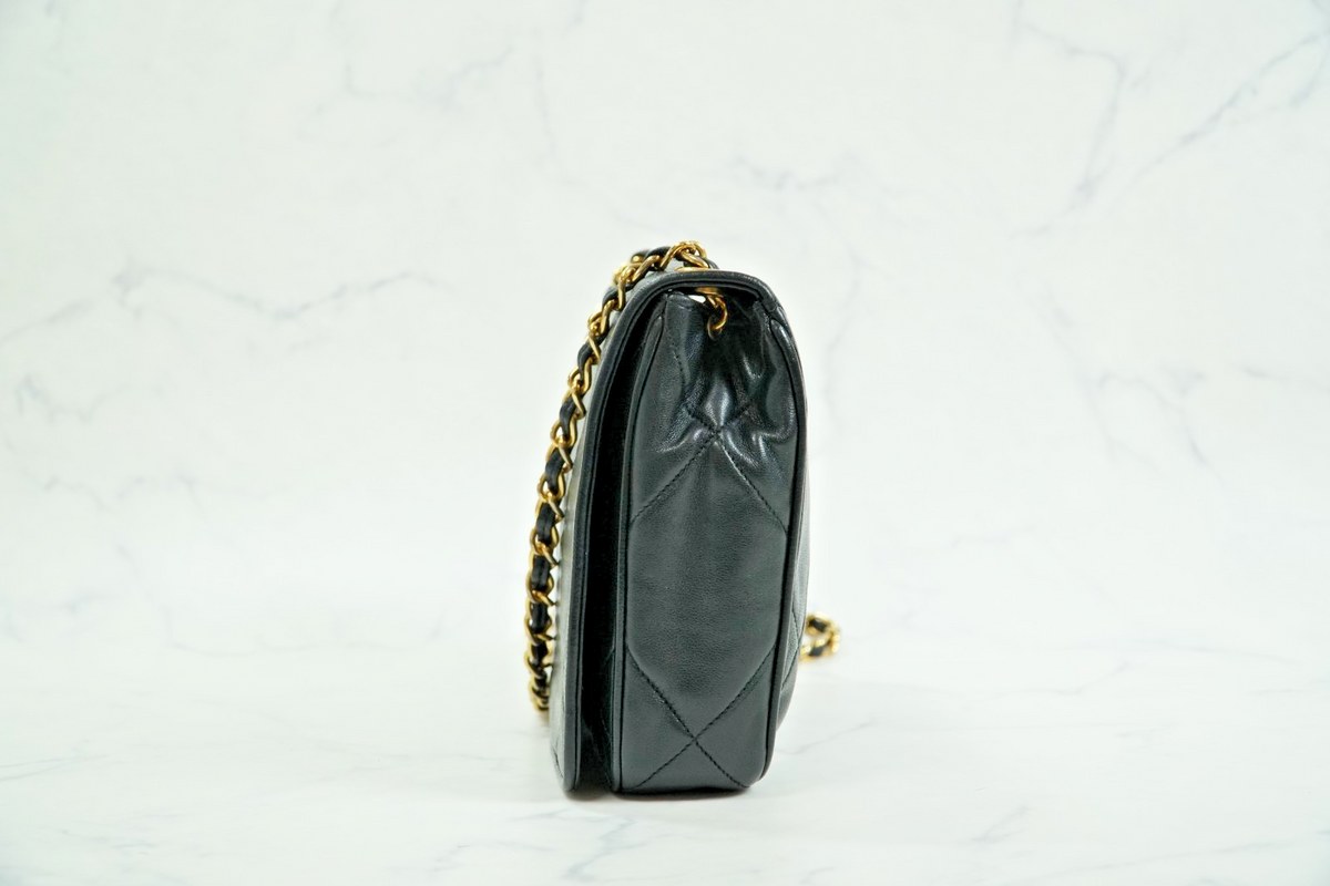 [AB] CHANEL Vintage Matelasse CC Logo Chain Shoulder Bag Lambskin Black Auth