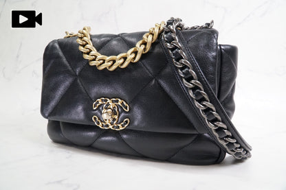 [Very Good] CHANEL 19 Quilted Flap Shoulder Bag Black Leather Gold Hardware Auth