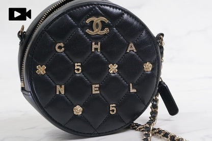 [EXCELLENT] CHANEL Matelasse Round Icon Charm Chain Shoulder Bag Leather Black