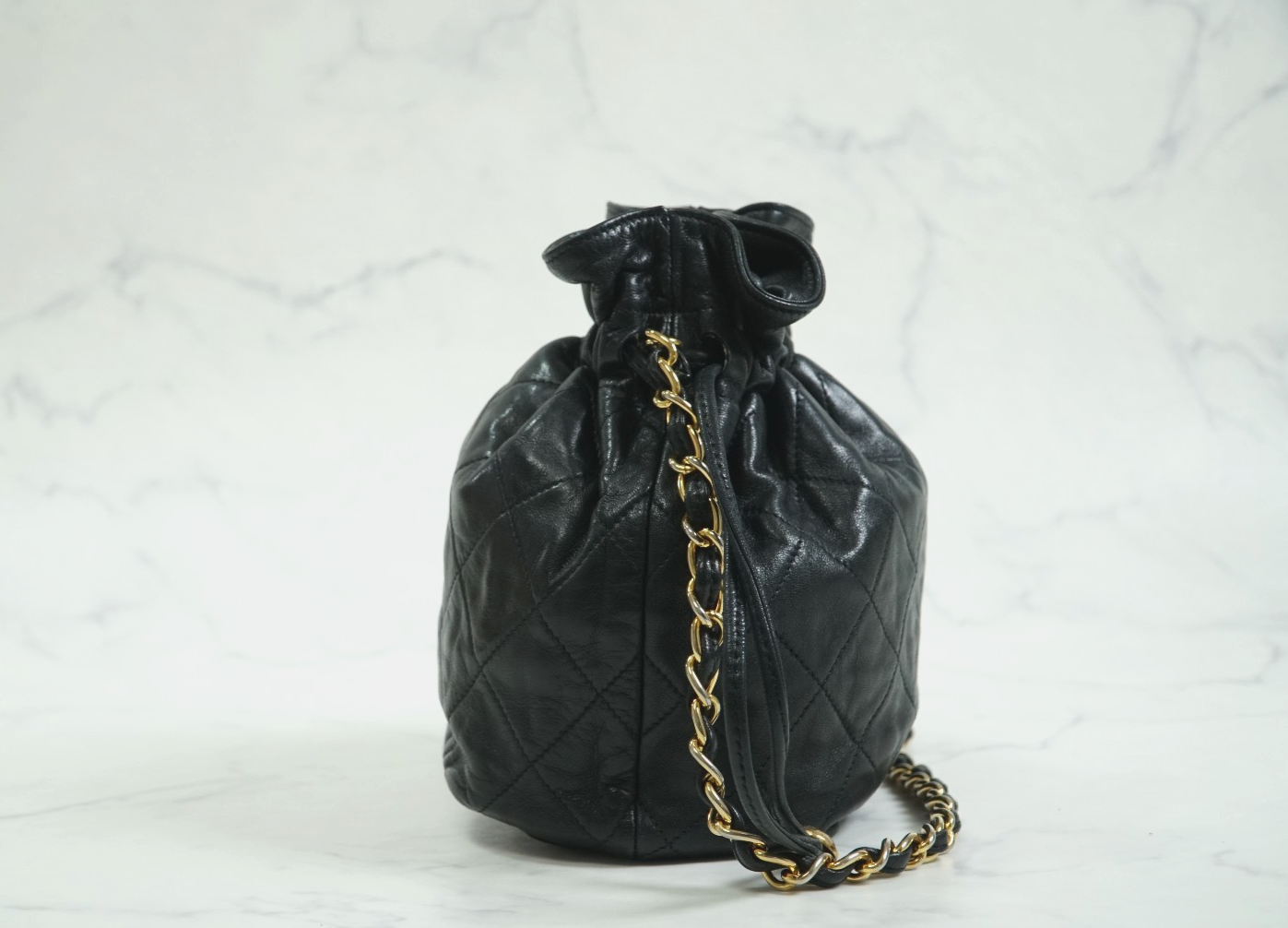 [AB] CHANEL Matelasse Quilted Drawstring Chain Shoulder Bag Lambskin Black Gold