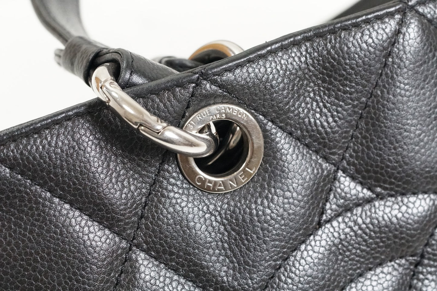 [Rank AB] CHANEL CC Logo Quilted Matelasse Caviar Leather Tote Handbag Black